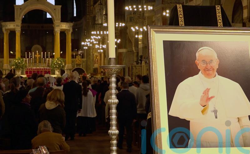 Pope Francis&rsquo;s body goes on public display as mourners gather ahead of funeral