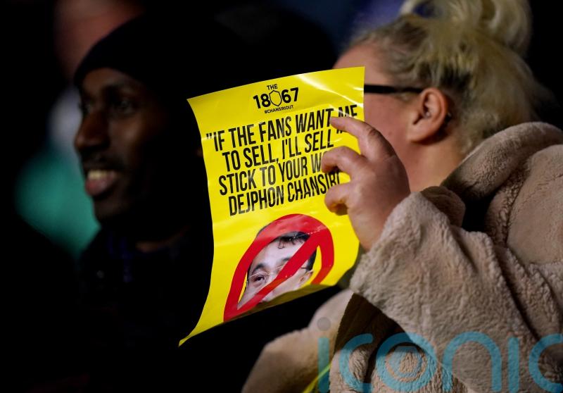 Sheffield Wednesday and Portsmouth share spoils amid fan protests