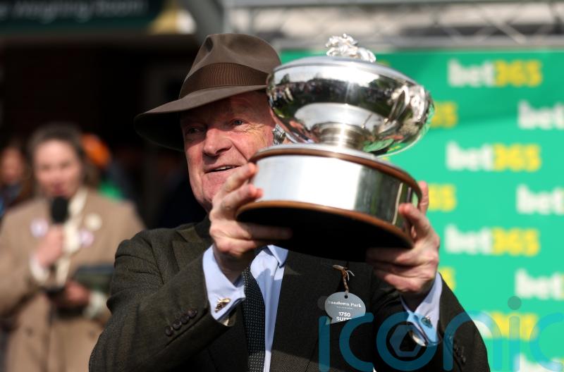 Willie Mullins takes second trainers&rsquo; title after Sandown showdown