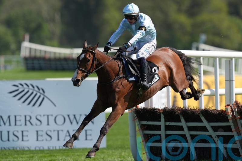 Jade De Grugy too good for Brighterdaysahead at Punchestown