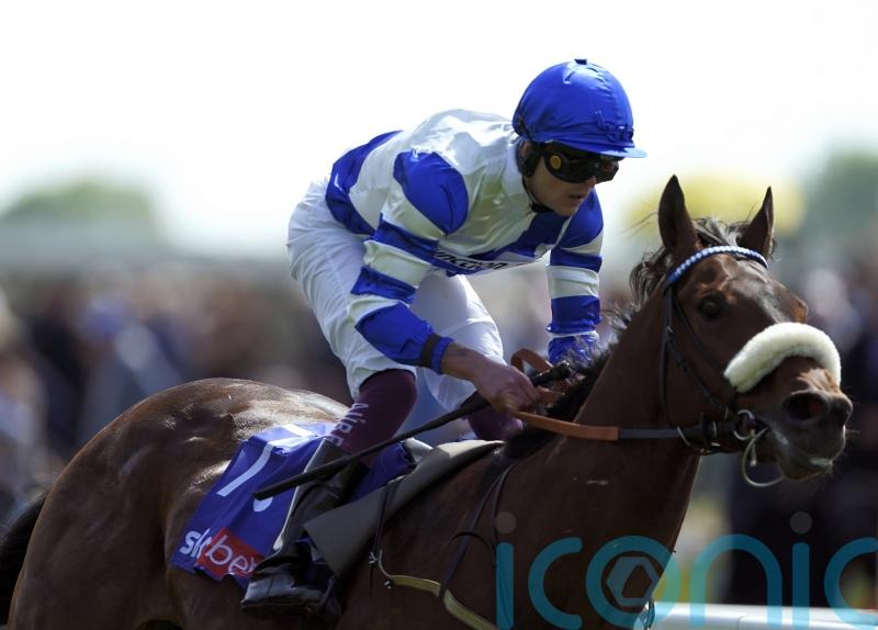 Almosh&rsquo;her sets up Ebor bid with winning debut for Burke