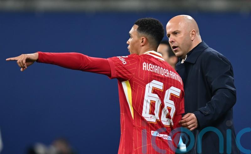 Arne Slot asks fans to support Trent Alexander-Arnold at trophy presentation