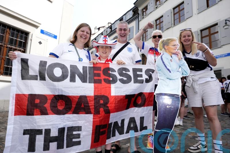 Royals lead nation in wishing England&rsquo;s Lionesses good luck ahead of Euros final