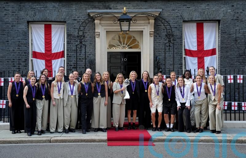 Tuesday&rsquo;s briefing: England set for open-top bus parade as Carabao Cup kicks off