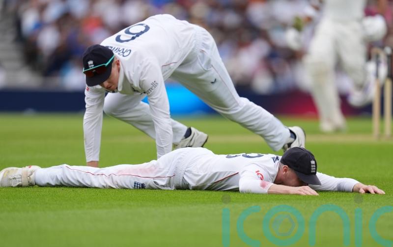 England facing daunting chase as more dropped catches aid India&rsquo;s cause