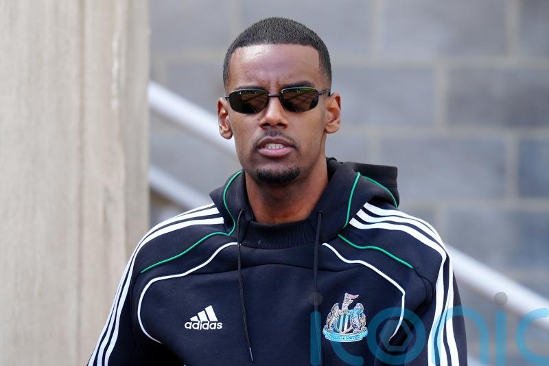 Liverpool boss Arne Slot refuses to be drawn on Alexander Isak speculation