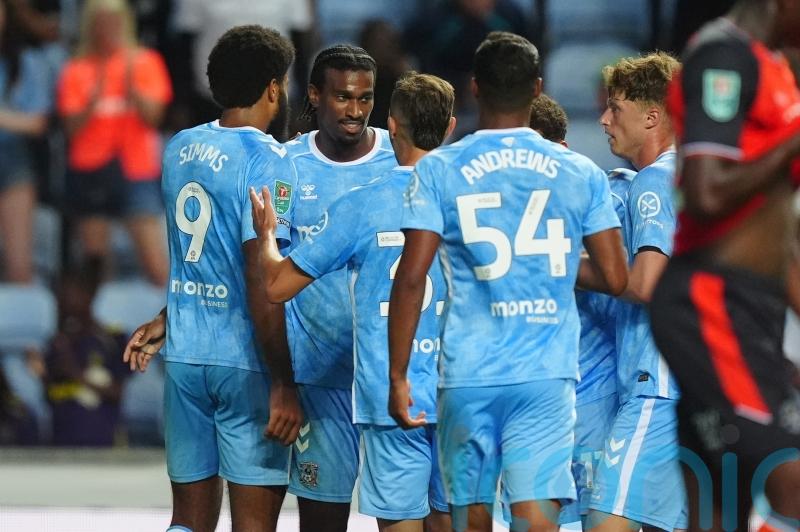 Ellis Simms marks 100th Coventry game with only goal in cup victory over Luton