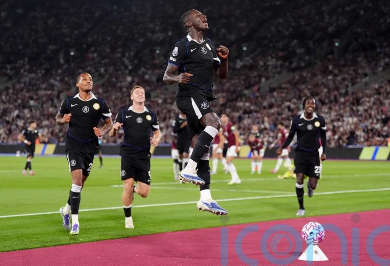 Saturday briefing: Chelsea thrash West Ham and Nuno faces uncertain future