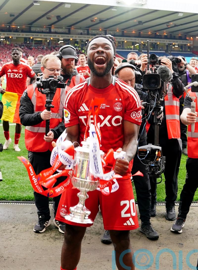 Shayden Morris leaves Aberdeen for Luton on Transfer Deadline Day