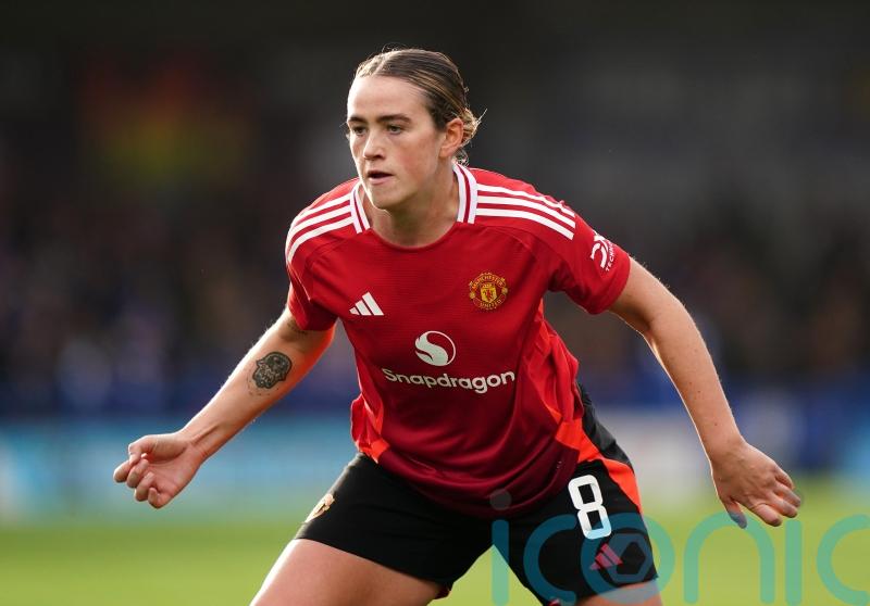Grace Clinton moves to Manchester City on four-year deal