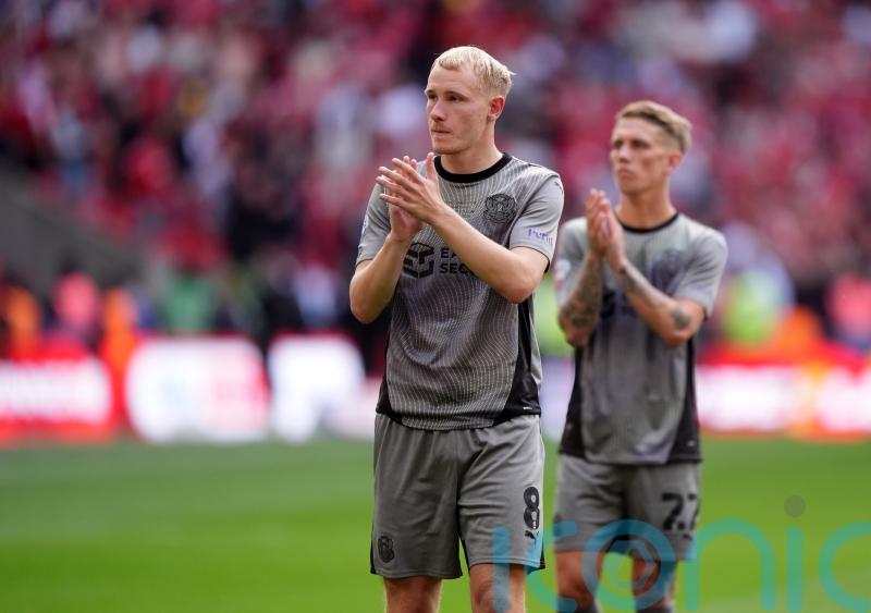 Jordan Brown snatches last-gasp winner for Blackpool