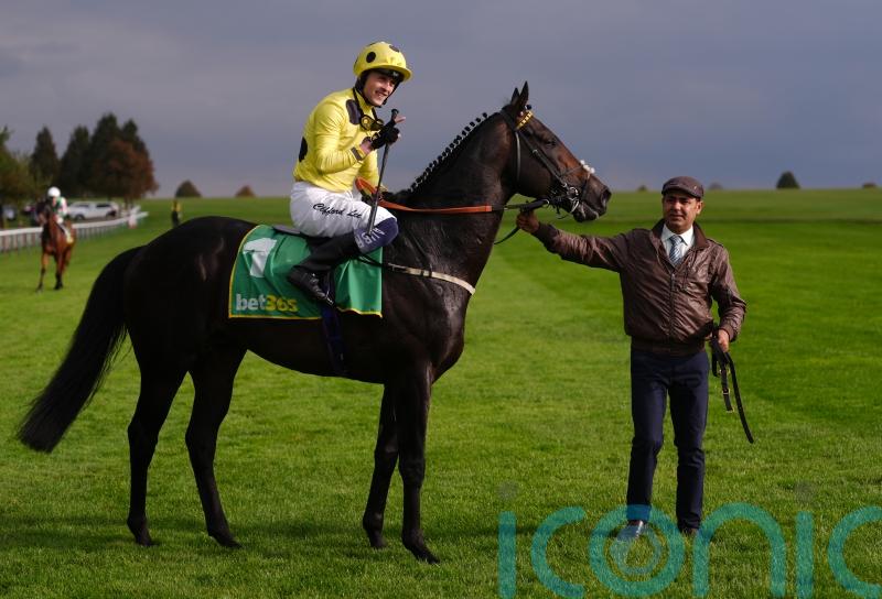 Boiling Point narrowly holds off challenge of Indalo to earn Cambridgeshire glory