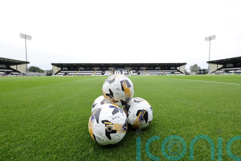 Solihull score two late goals to see off Gateshead