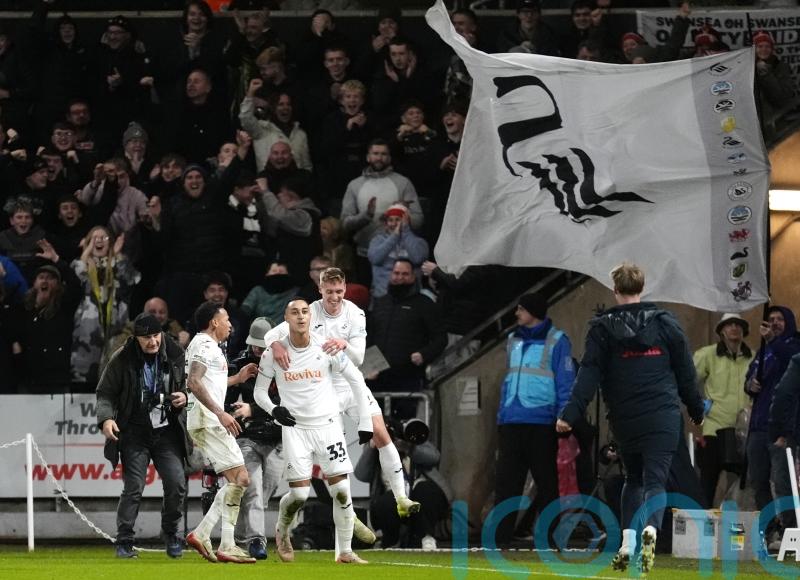 Adam Idah&rsquo;s late winner sees Swansea claim Welsh bragging rights over Wrexham