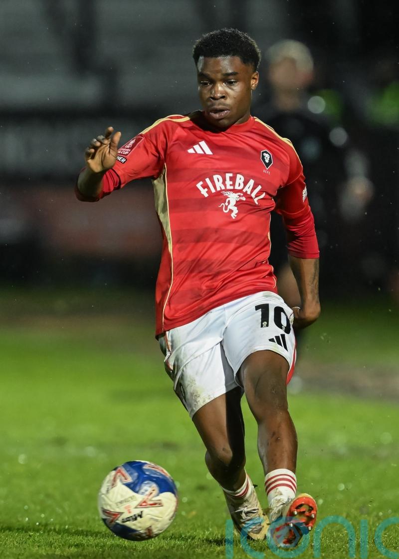 Kelly N&rsquo;Mai&rsquo;s late goal earns Salford the points at Barrow