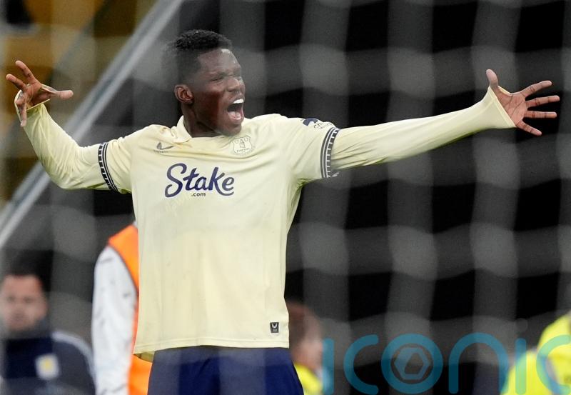 Thierno Barry on target as Everton dent Aston Villa&rsquo;s Premier League title hopes