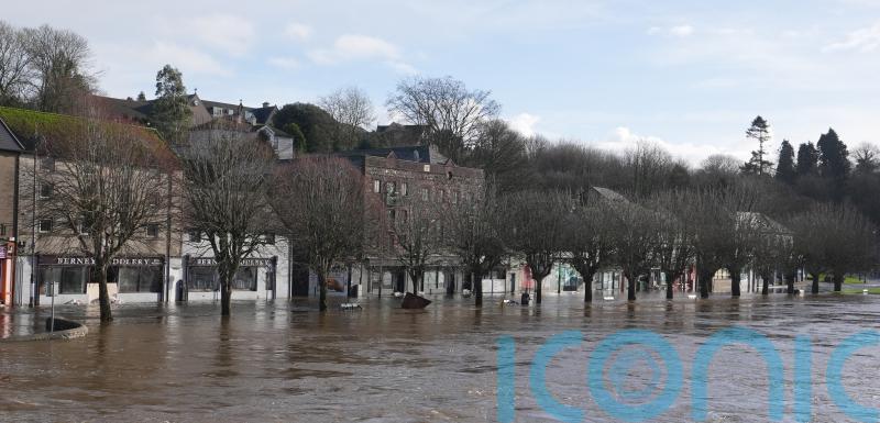 Government and opposition clash over Ireland&rsquo;s flood defences