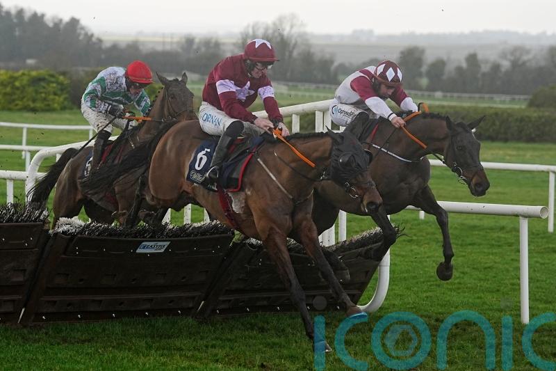 Staffordshire ties Boyne Hurdle rivals up in knots