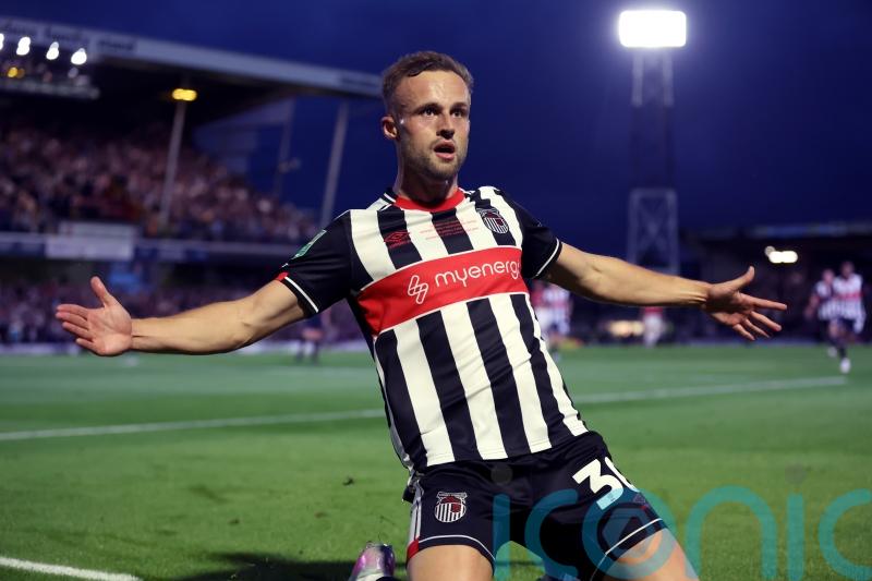 Grimsby close on play-offs with win over Salford