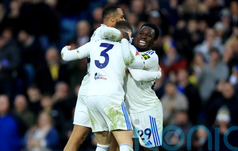 Leeds cruise past Norwich to make quarter-finals for first time in two decades