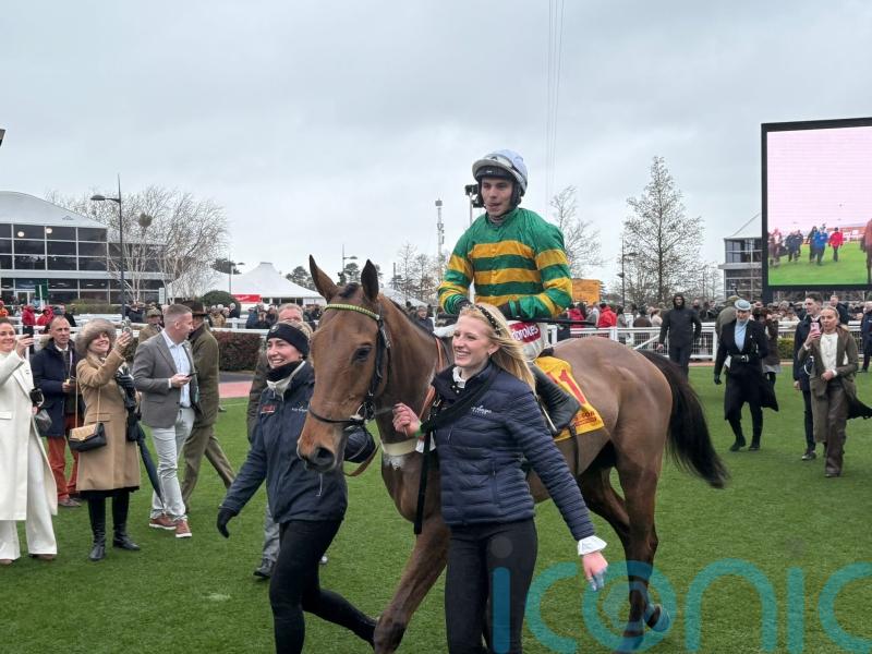 Meetmebythesea powers to Festival glory