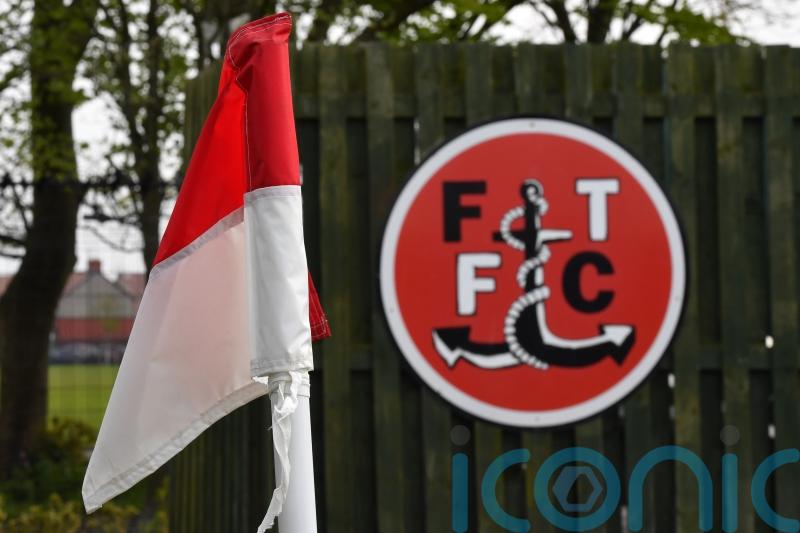 Matt Lawlor urges Fleetwood to &lsquo;attack the league&rsquo; in late play-off push