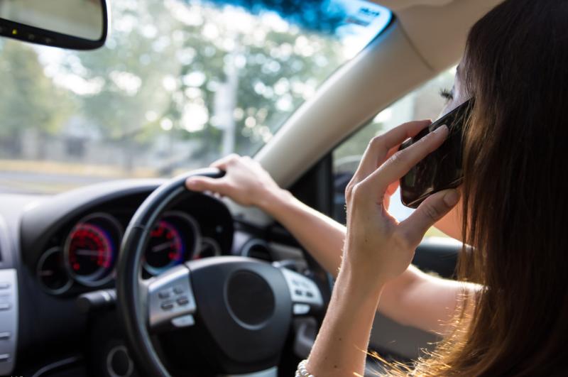 Almost a third of Irish drivers admit to using phone while driving
